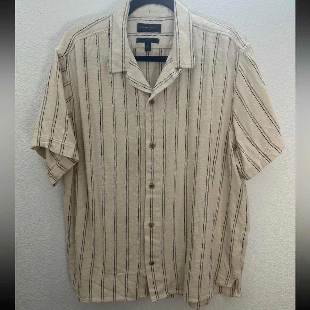 Banana Republic Short Sleeve Resort Wear Lightweight Button Down Shirt - Picture 4 of 15